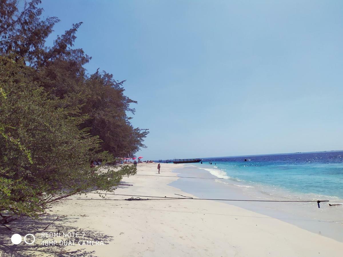 Kusuka Bungalow กีลีตราวางัน ภายนอก รูปภาพ