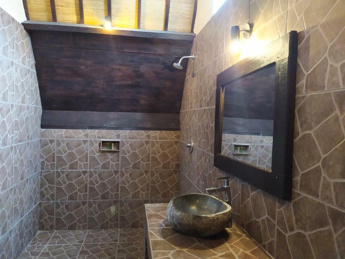 Kusuka Bungalow กีลีตราวางัน ภายนอก รูปภาพ